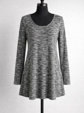 Karen Kane Metallic Gray Top Size Large